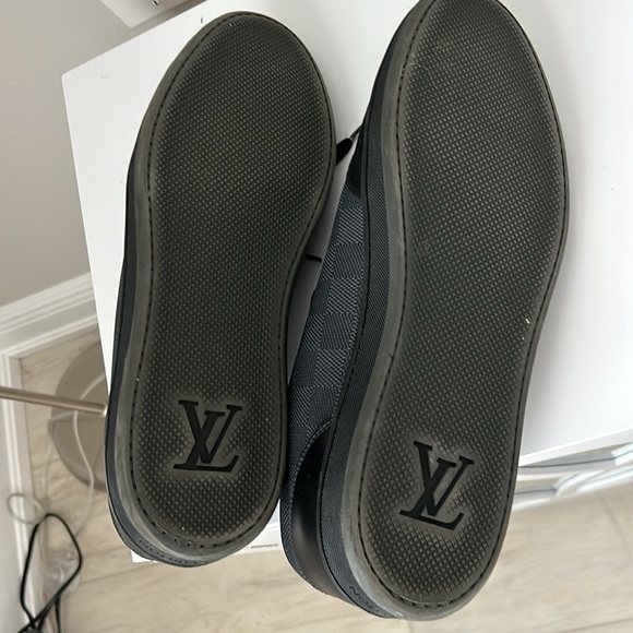 Men’s Louis Vuitton Shoes. size 9. Worn maybe 10 times. - Picture 5 of 6